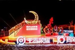 Faker上海街头邂逅粉丝，S15总决赛间隙品尝小笼包